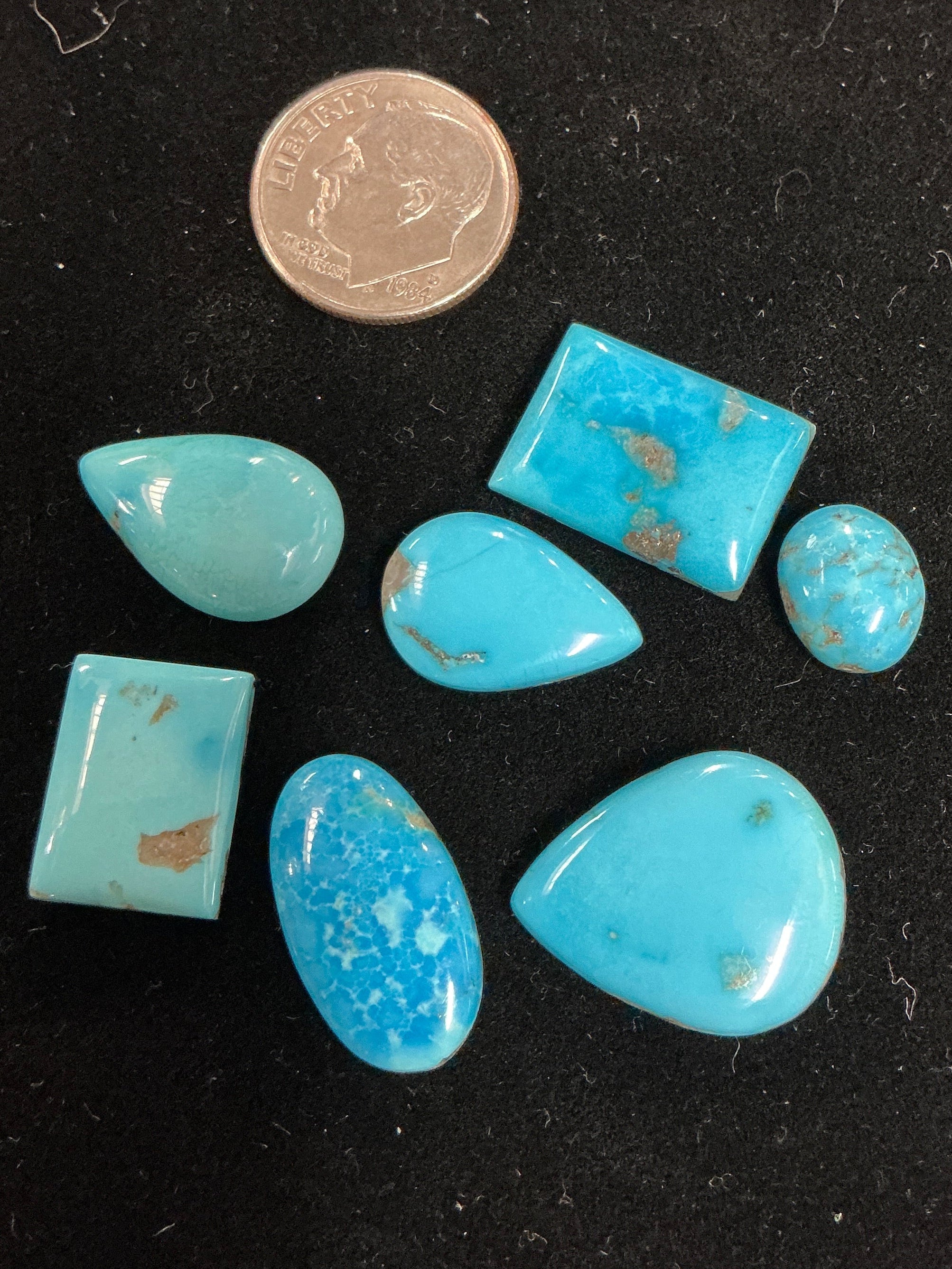 50 CARATS PERSIAN TURQUOISE CABOCHONS Lot 1