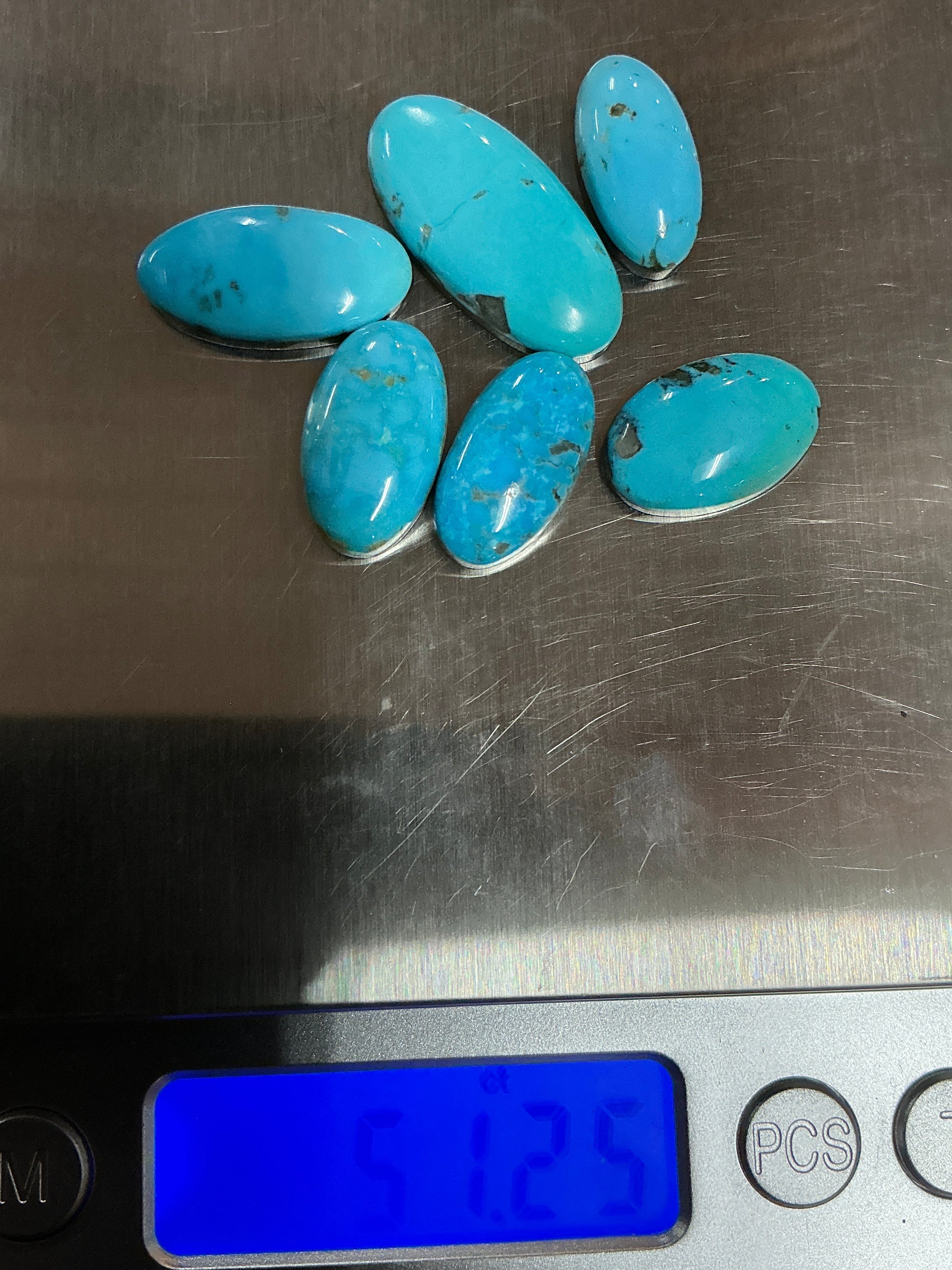 50 CARATS PERSIAN TURQUOISE CABOCHONS Lot 4