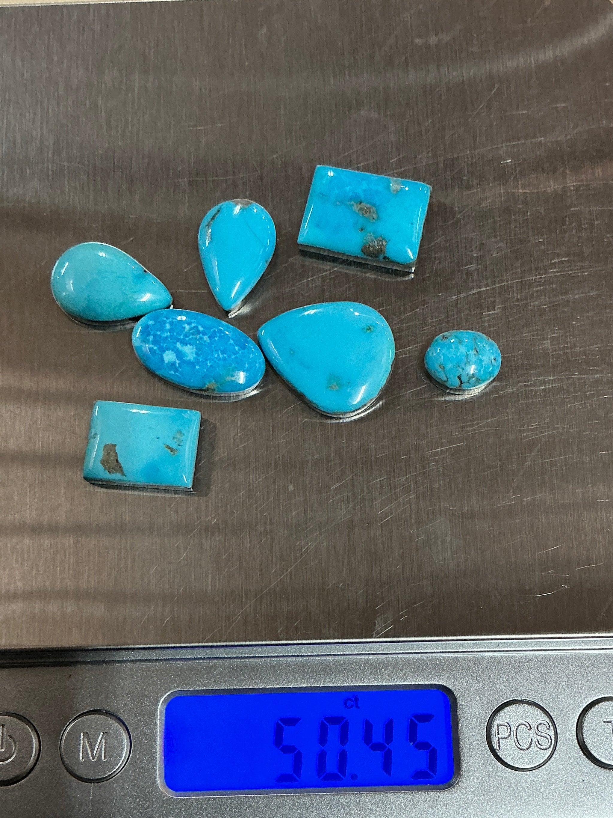50 CARATS PERSIAN TURQUOISE CABOCHONS Lot 1