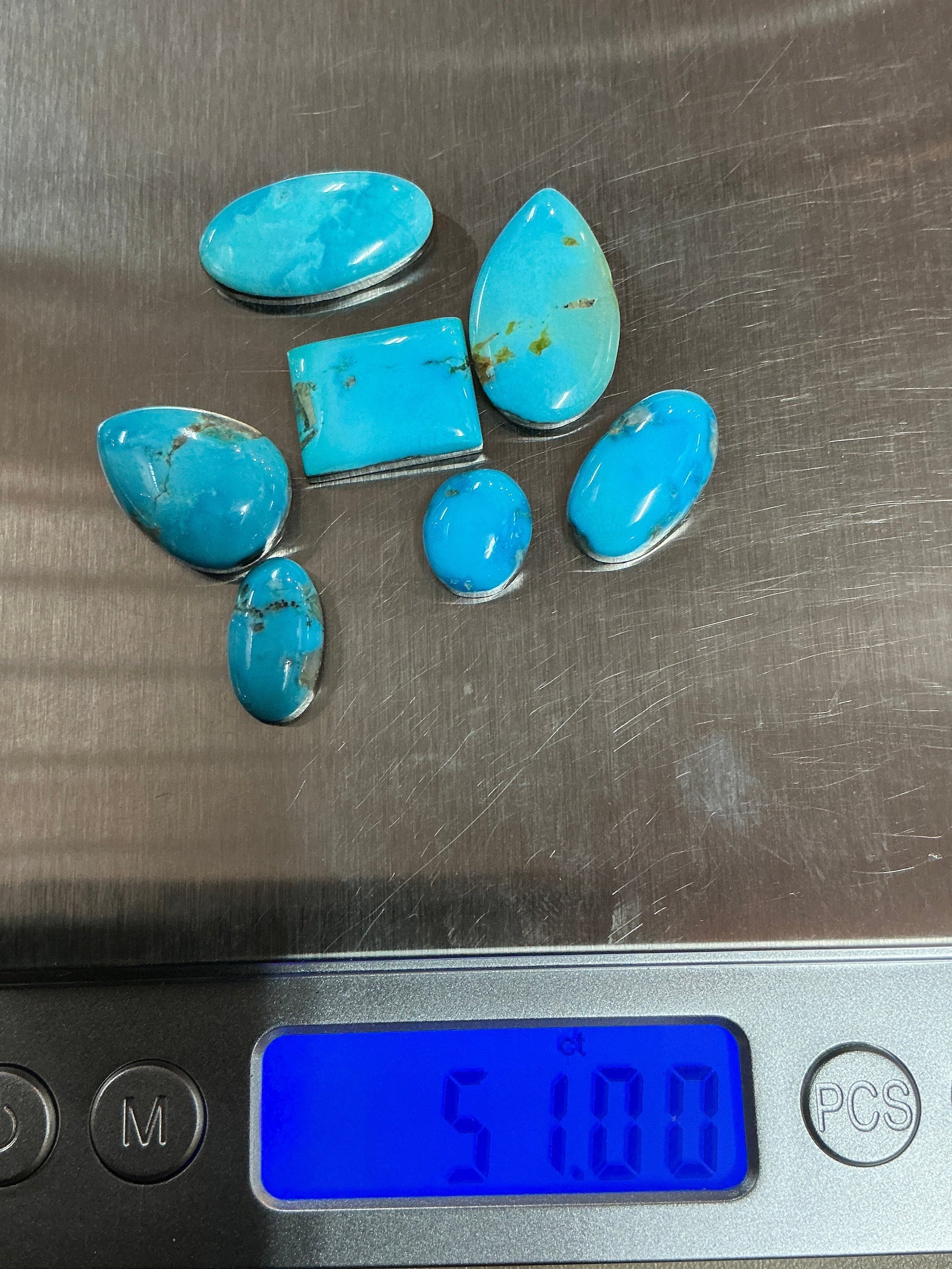 50 CARATS PERSIAN TURQUOISE CABOCHONS Lot 15