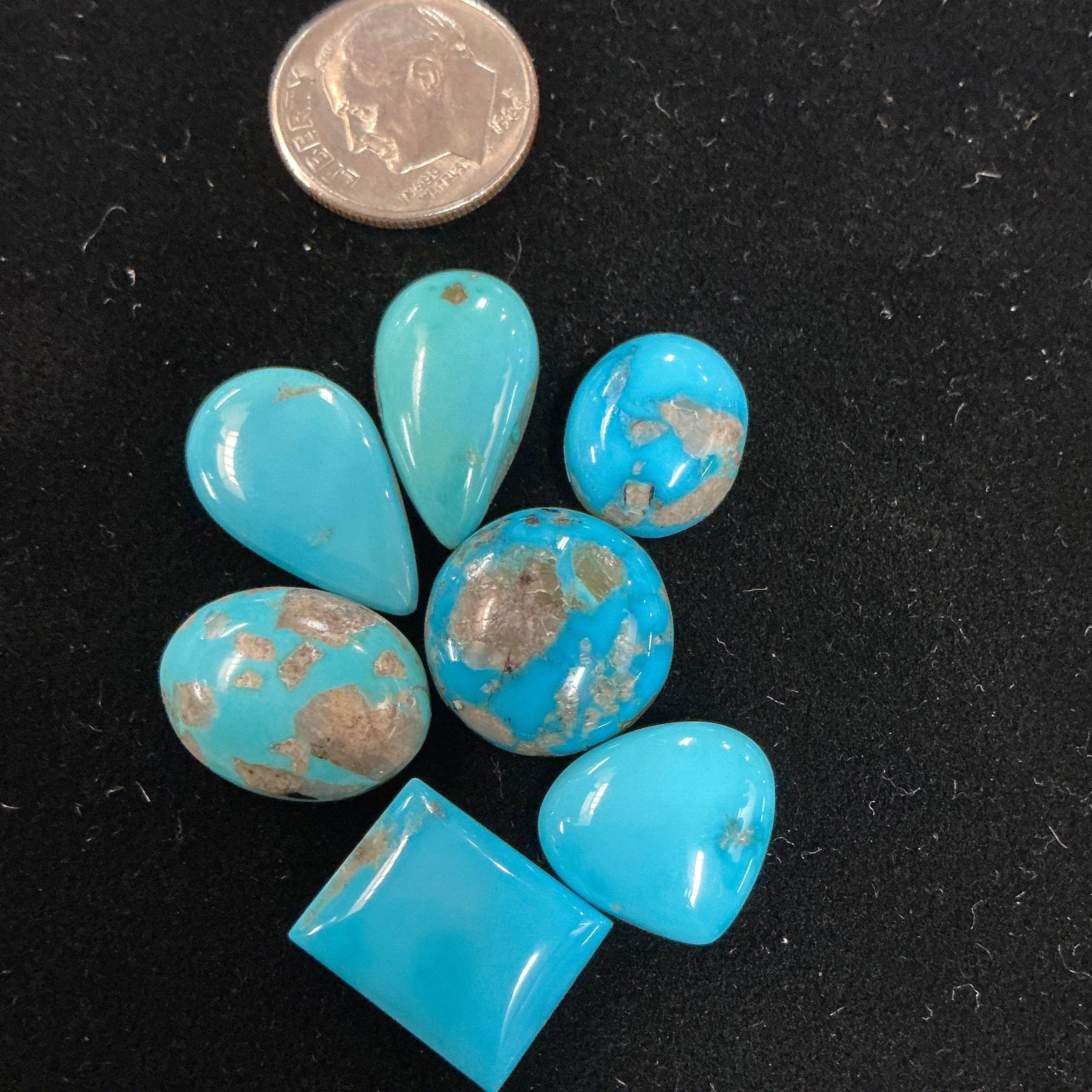 50 CARATS PERSIAN TURQUOISE CABOCHONS Lot 13