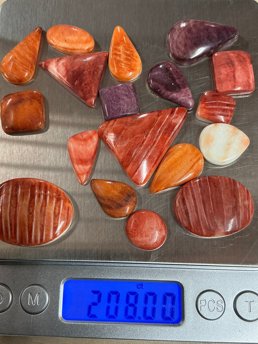 200 CARATS SPINY CABOCHONS. Lot 5. $139.