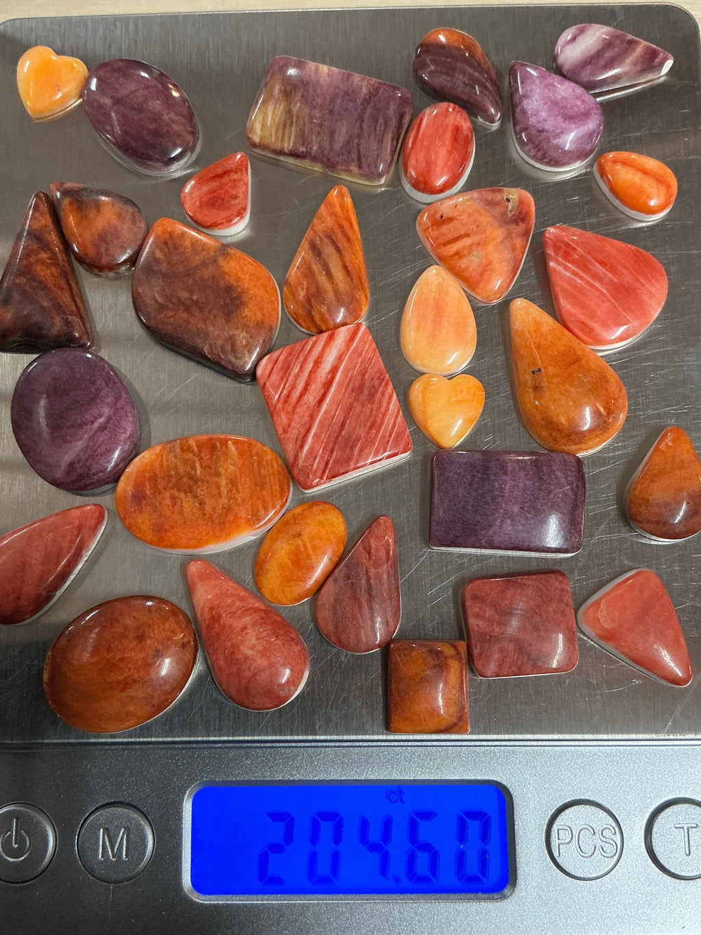 200 CARATS SPINY CABOCHONS. Lot 3. $139.
