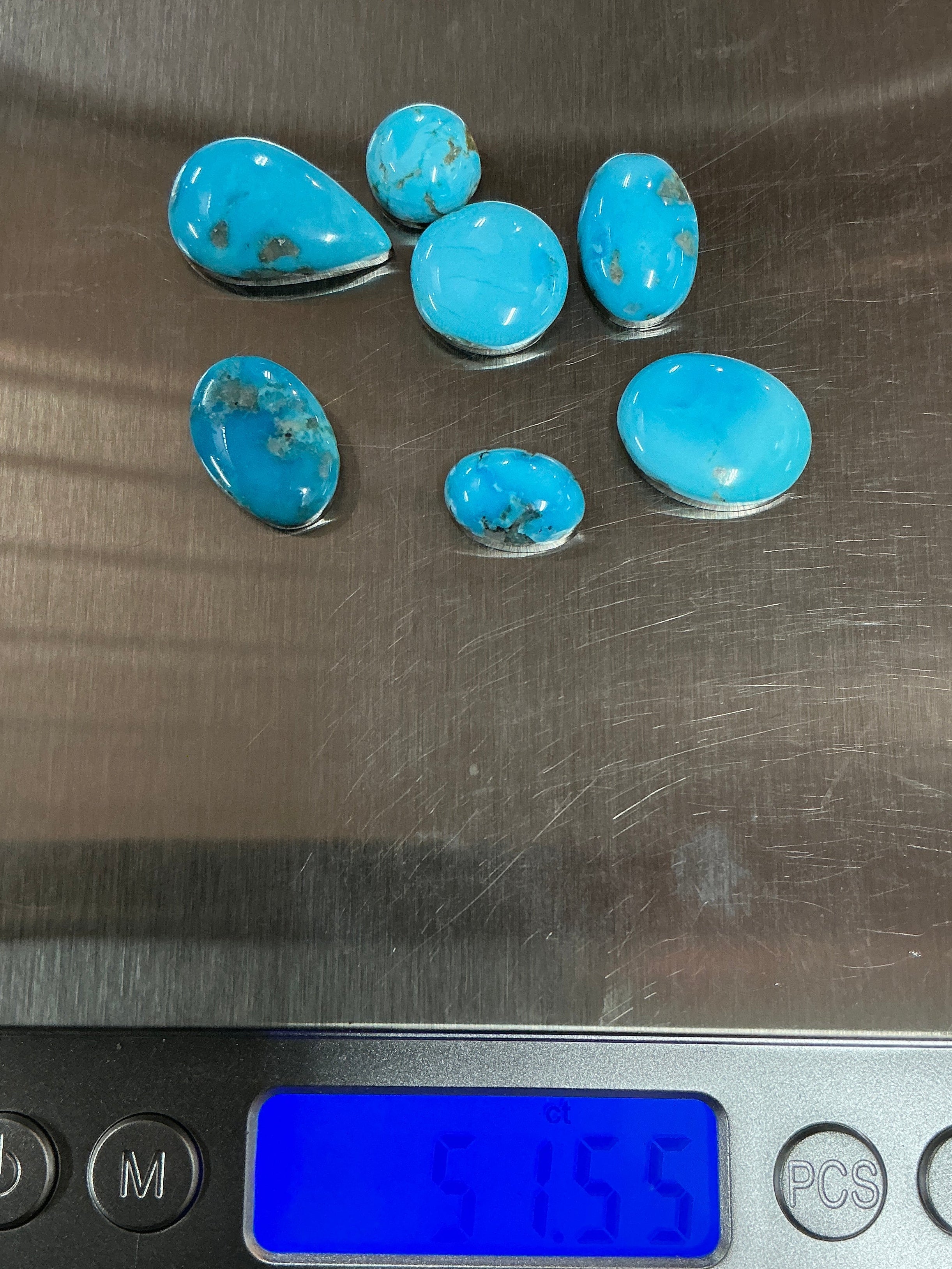 50 CARATS PERSIAN TURQUOISE CABOCHONS Lot 11