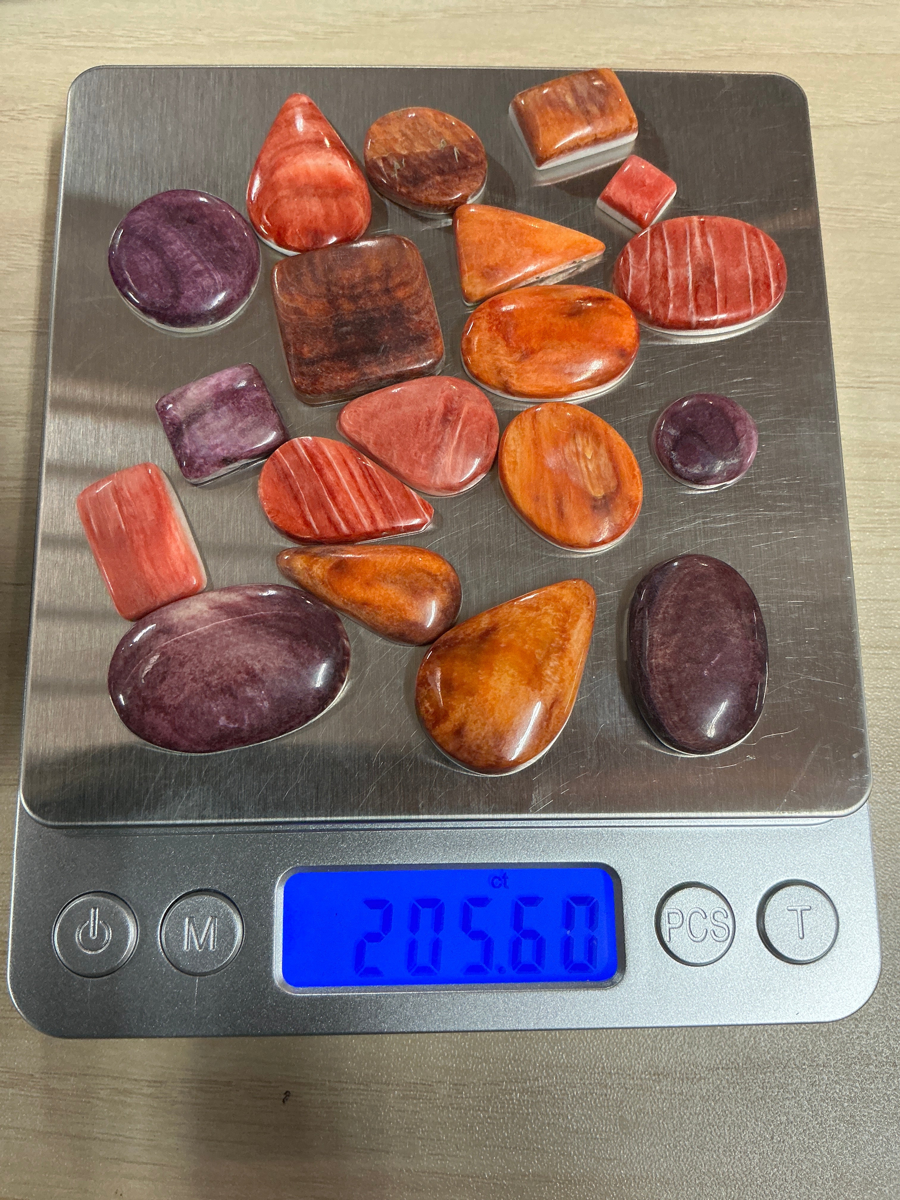 200 CARATS SPINY CABOCHONS. Lot 2. $139.