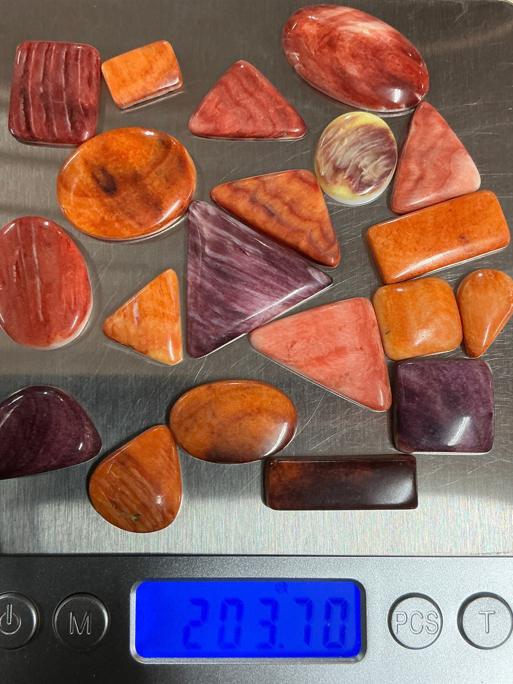 200 CARATS SPINY CABOCHONS. Lot 4. $139.