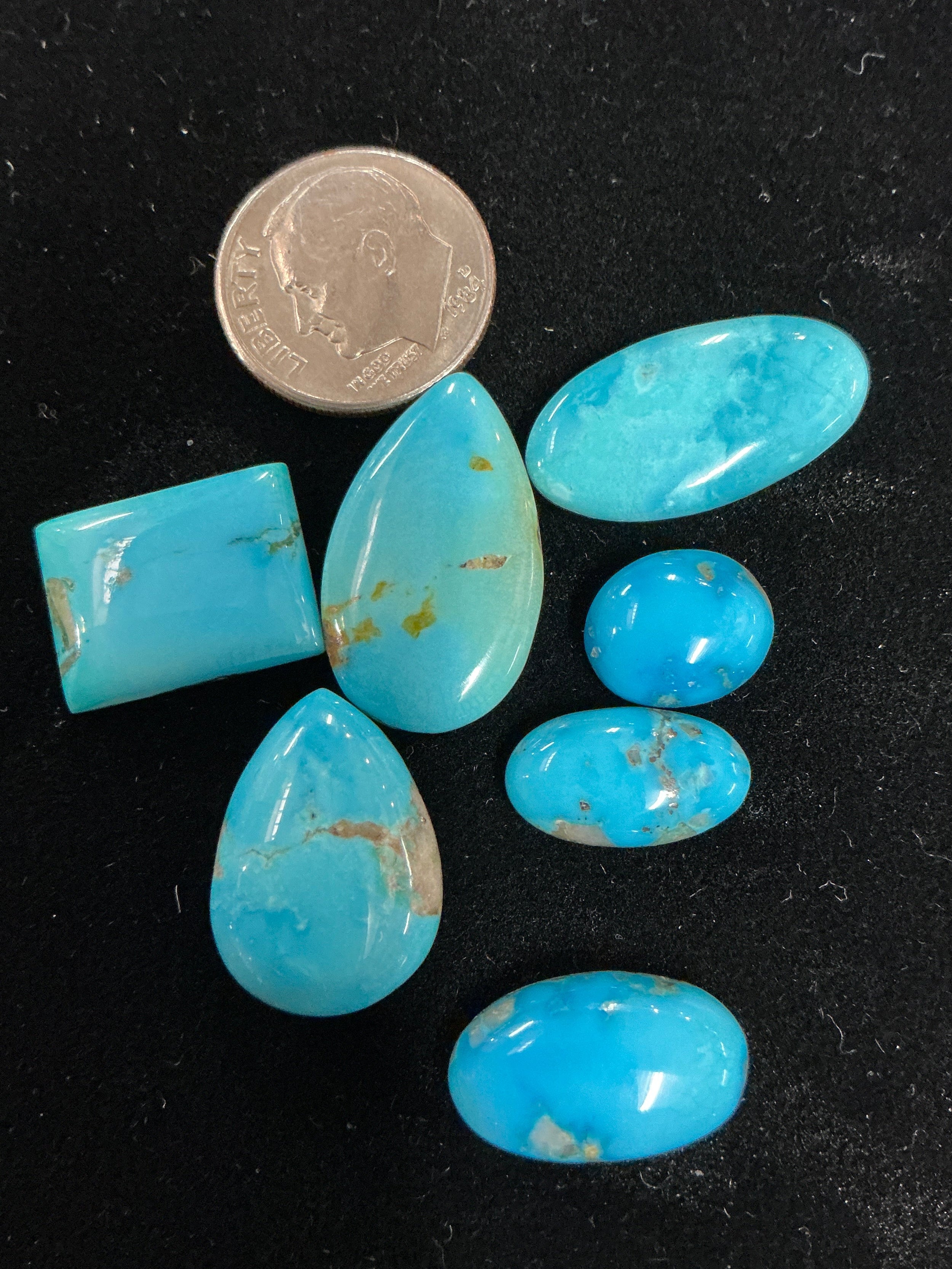 50 CARATS PERSIAN TURQUOISE CABOCHONS Lot 15