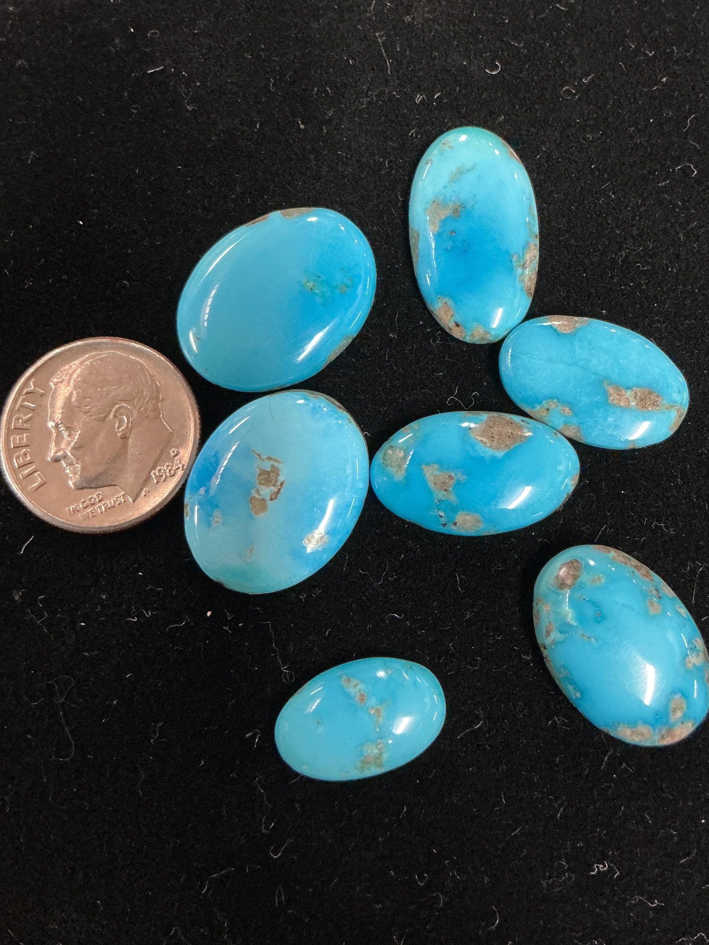 50 CARATS PERSIAN TURQUOISE CABOCHONS Lot 9