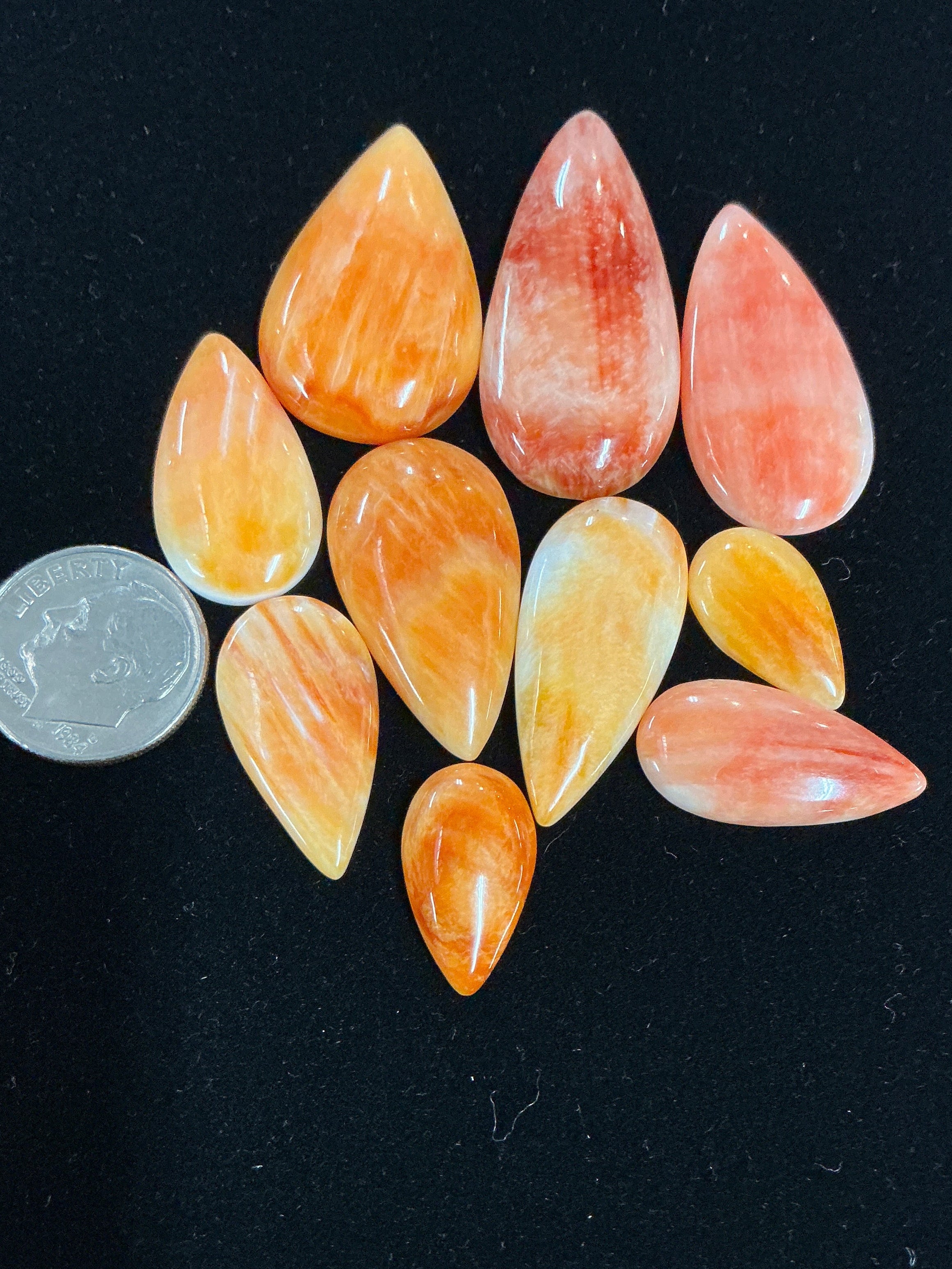 100 CTS SPINY OYSTER CABOCHONS Lot 8