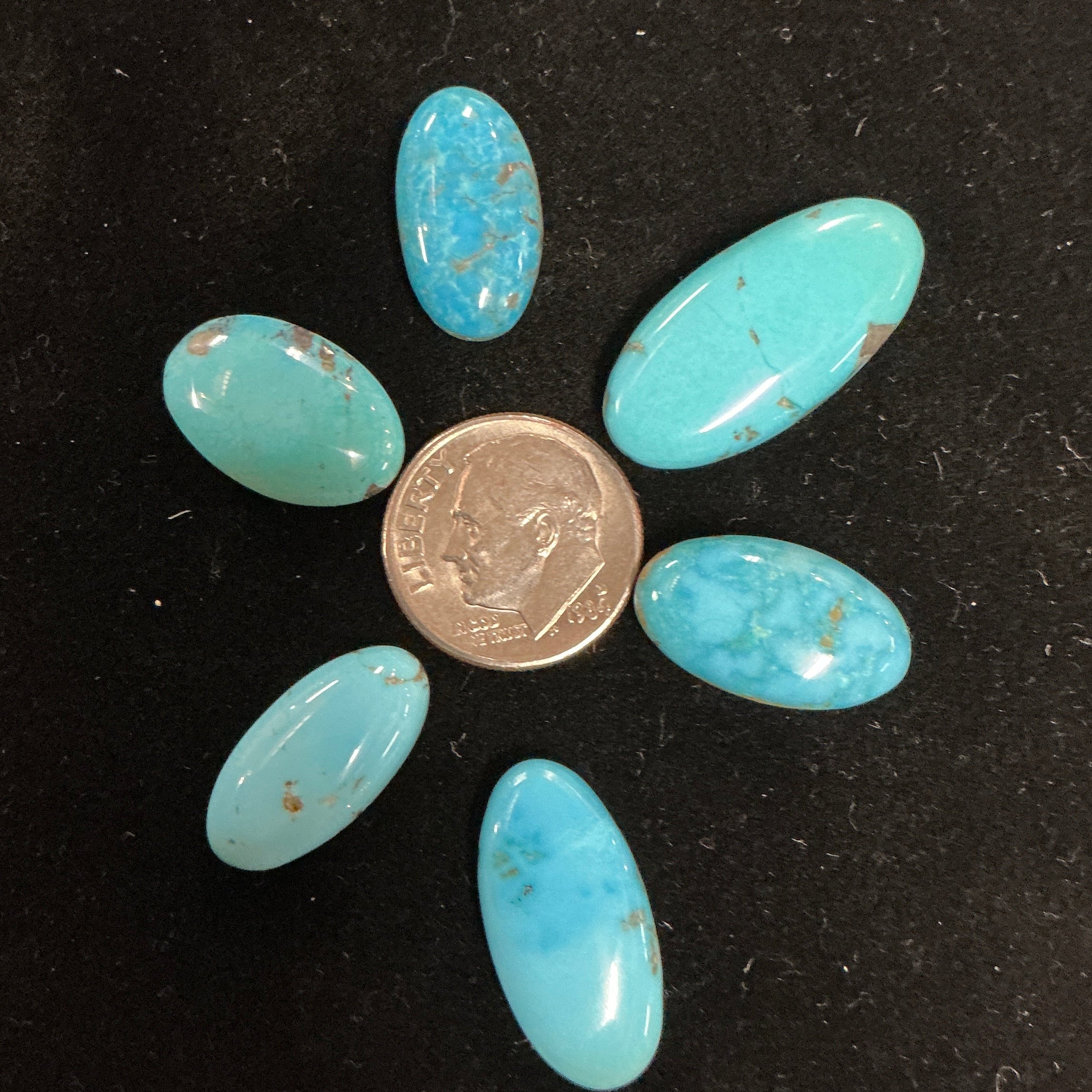 50 CARATS PERSIAN TURQUOISE CABOCHONS Lot 4