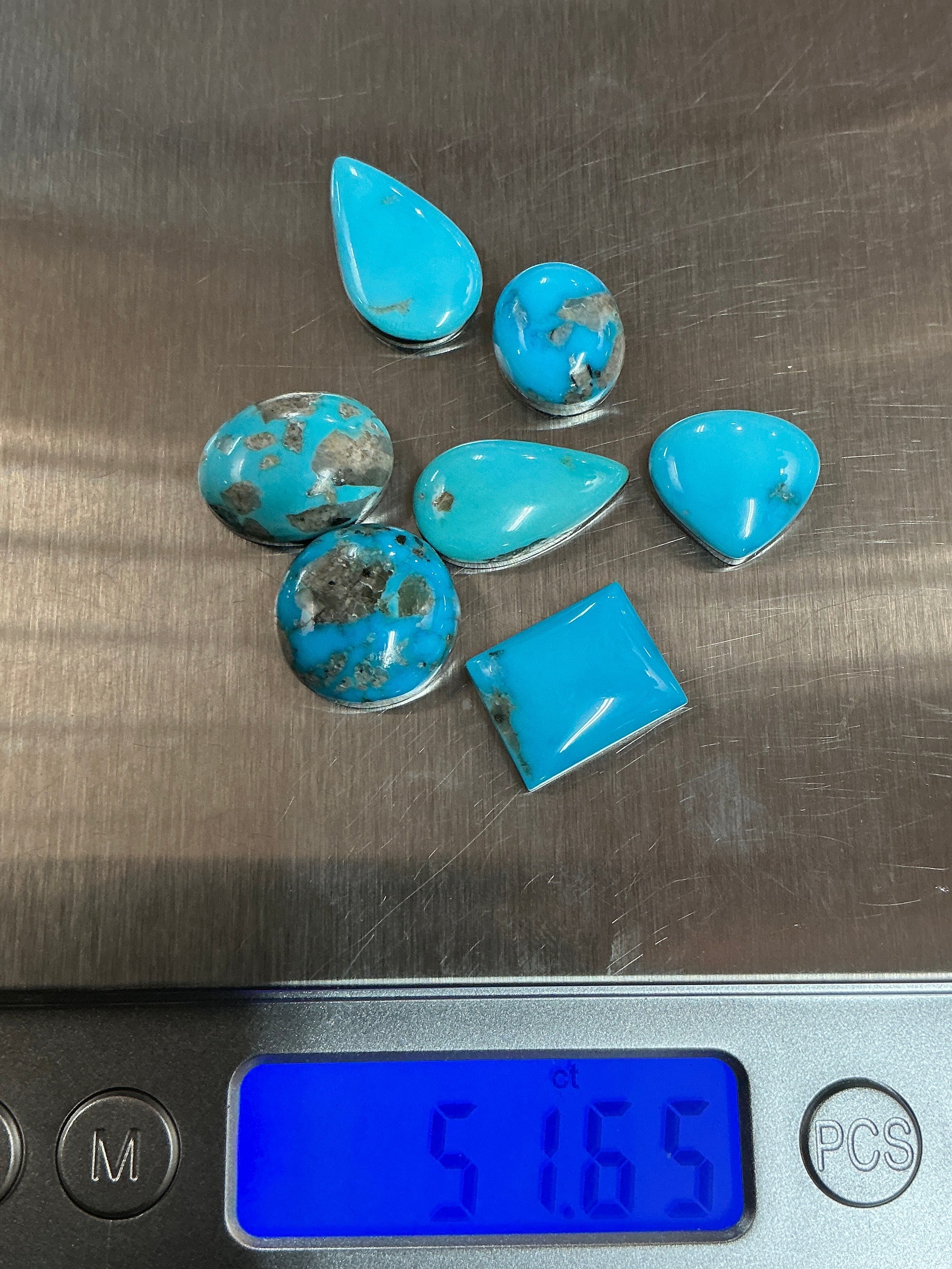 50 CARATS PERSIAN TURQUOISE CABOCHONS Lot 13